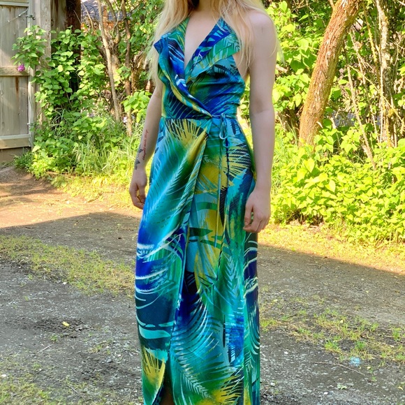 Cache Open-back Dress - Picture 3 of 3